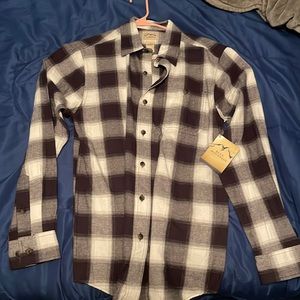 Blue Mountain Mens Flannel / Button Down